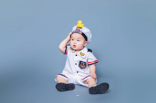 广州供卵包男孩宝宝老摇头怎么回事